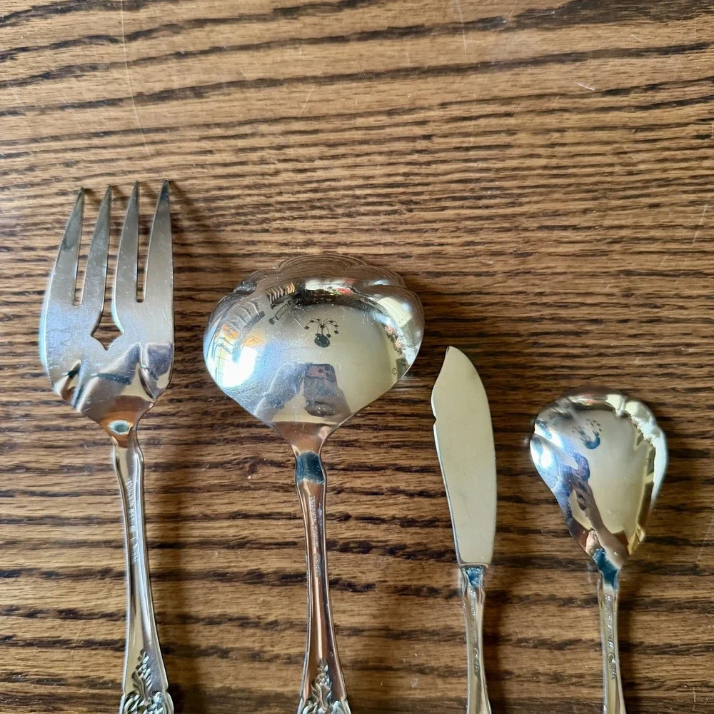 Vtg Oneida Louisiana Serving Set - Meat Fork, Ladle, Butter Knife, Sugar Spoon